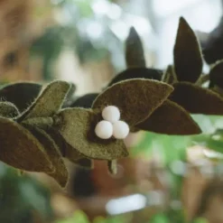 Fashion Felt Mistletoe Garland Garlands