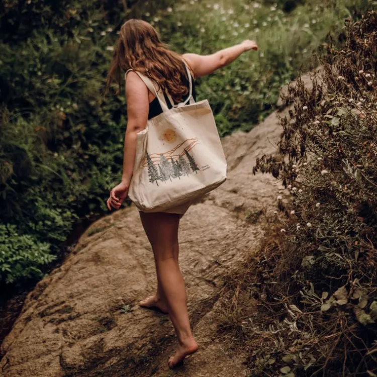 Online Free to Wander Tote Bags
