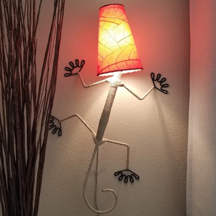 Hot Gecko Leaf Lamp – Red – in stock end April Leaf Lamps | Wall Decor