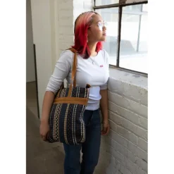 Clearance Hot Springs Oasis Woven Purse Bags