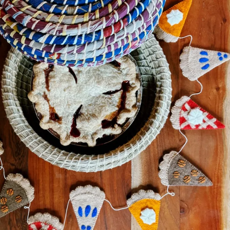 Clearance Sari Lidded Pie Basket Tabletop | Chef Accessories